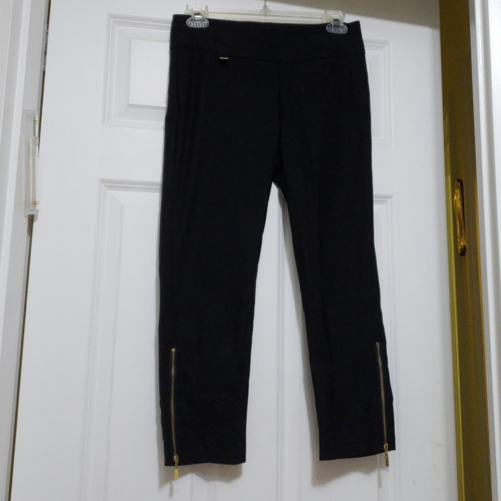 Up! Black dressy ankle pants with zippers